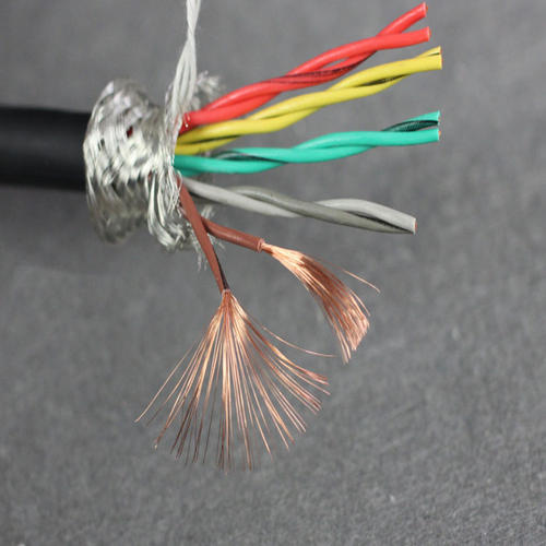 Shielded drag chain cable